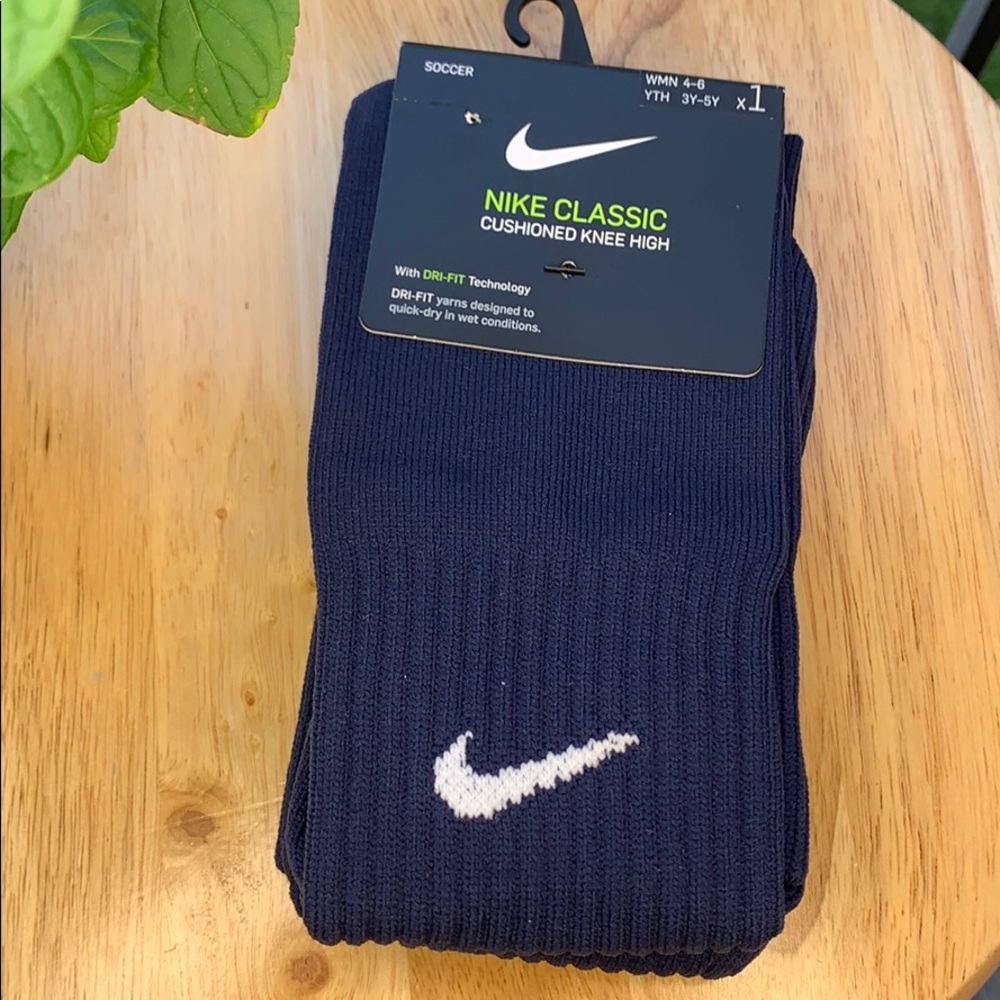 Nike classic cushioned knee high